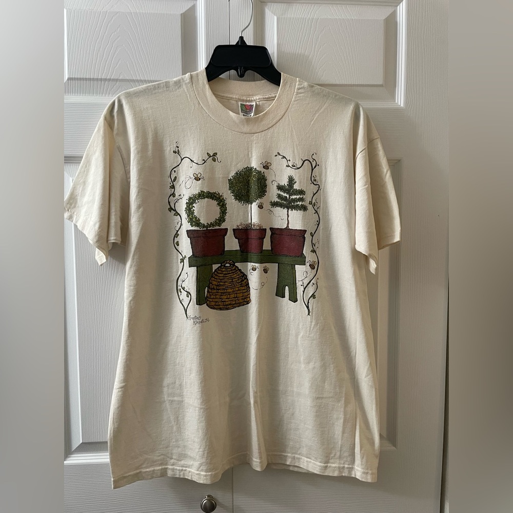 🐮Fruit of the loom graphic tee🐮